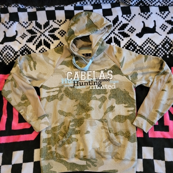♥️♥️NEW WITH OUT TAGS CAMO CABELAS HOODIE - Picture 1 of 5